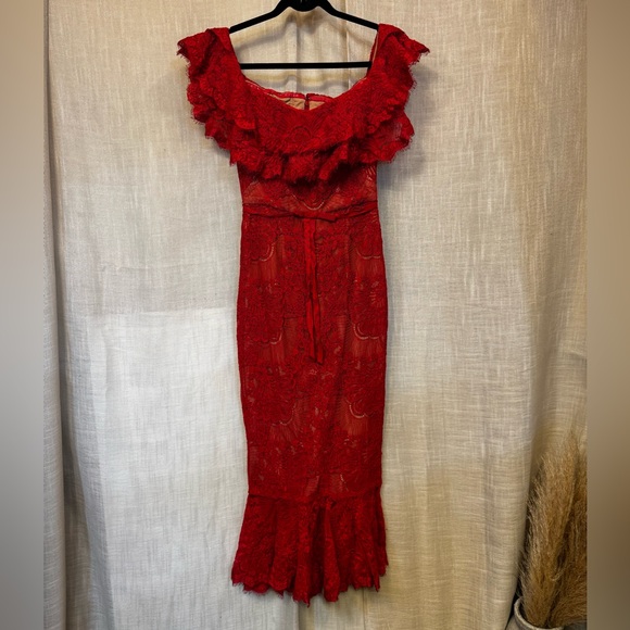 Marchesa Notte Red Laced Cocktail Dress in Size 0 - Picture 6 of 12